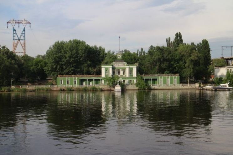 ТОП дорогих вещей, которые можно купить в Днепре 1