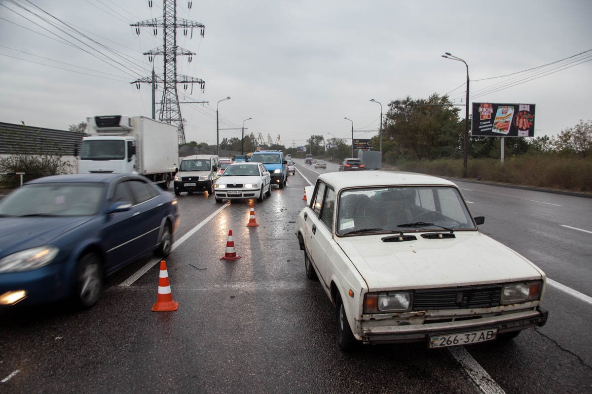 Тройное ДТП на Набережной Заводской: столкнулись Mazda, Daewoo и ВАЗ 1
