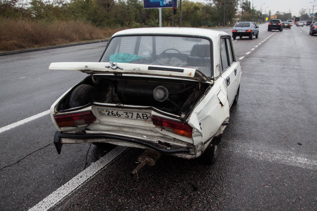 Тройное ДТП на Набережной Заводской: столкнулись Mazda, Daewoo и ВАЗ 3