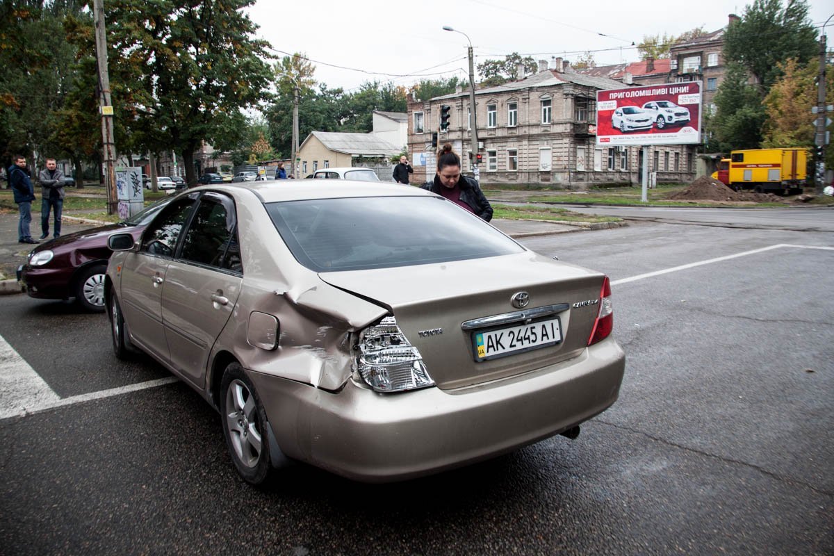 ДТП на Савченко: столкнулись трамвай, Toyota и Daewoo 1