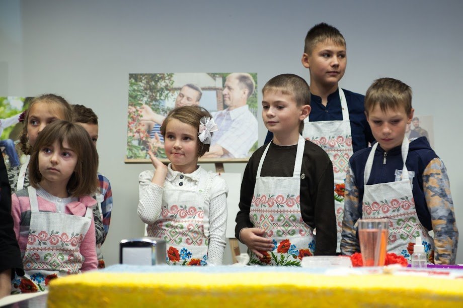 Відомі шеф-кухарі світу провели кулінарний майстер-клас для дітей бійців АТО 6