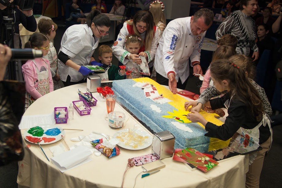 Відомі шеф-кухарі світу провели кулінарний майстер-клас для дітей бійців АТО 12