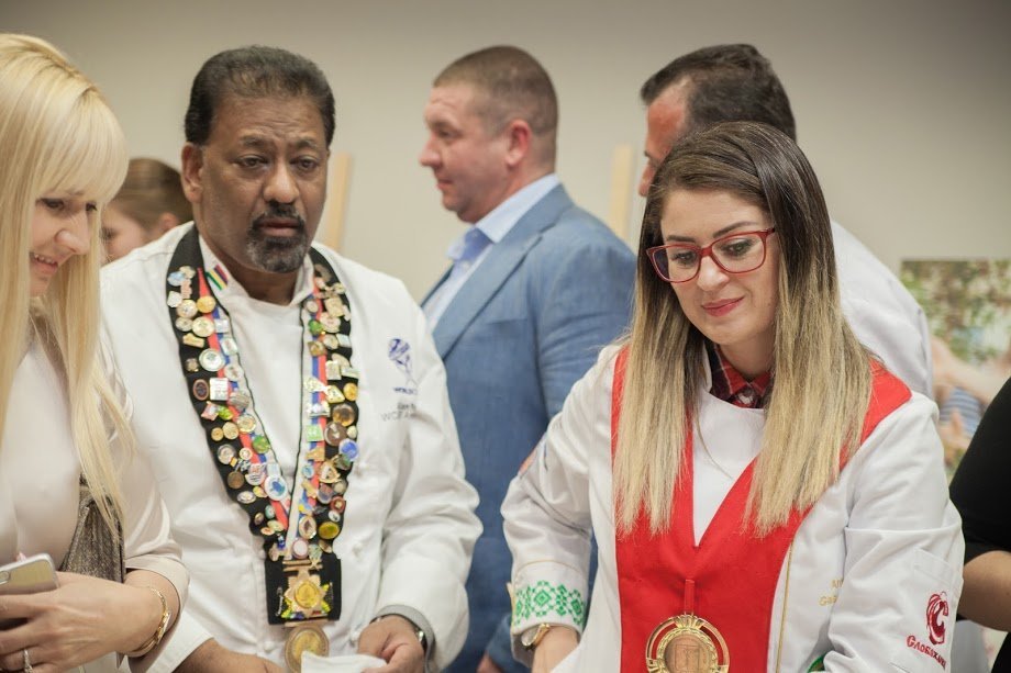 Відомі шеф-кухарі світу провели кулінарний майстер-клас для дітей бійців АТО 17