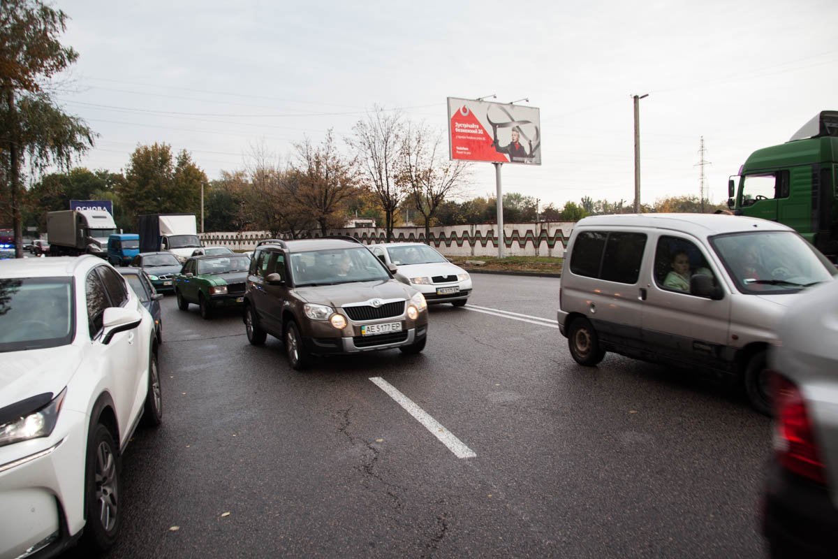 На Космической столкнулись Opel и Renault: пострадали водители 7