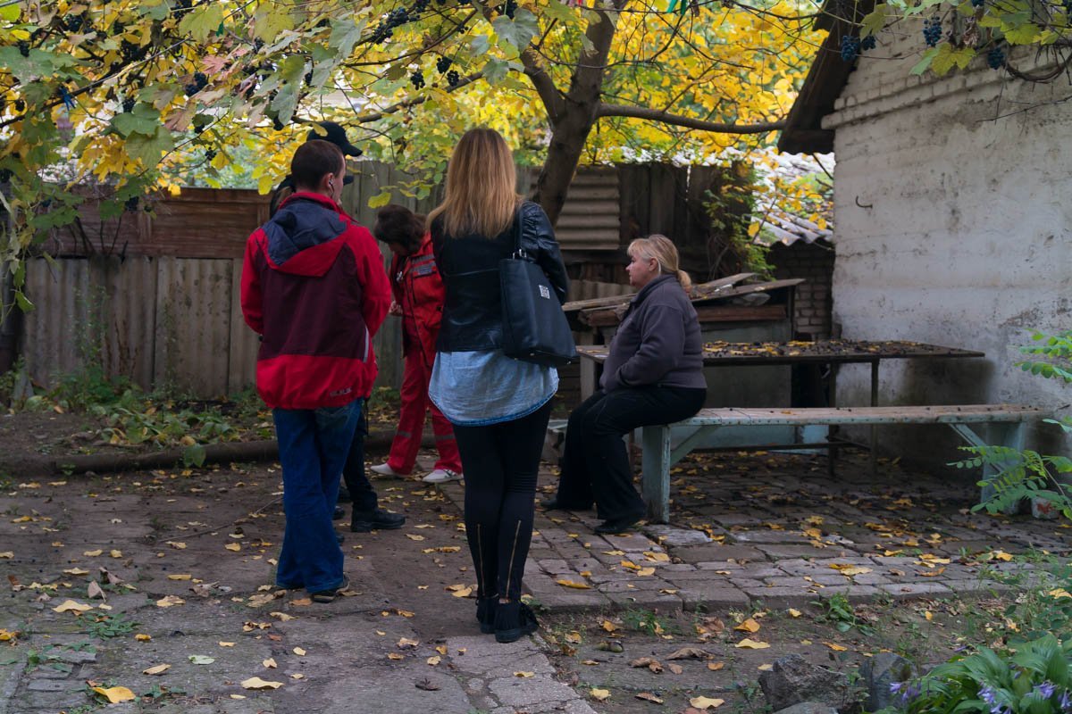 Самоубийство на Севастопольской: 35-летний мужчина повесился в саду 3