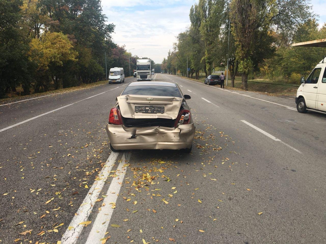 На Аэропортовской Chevrolet наехал на двух студентов 2