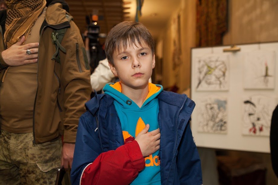 В історичному музеї презентували виставку воїнів-митців про будні передової 6