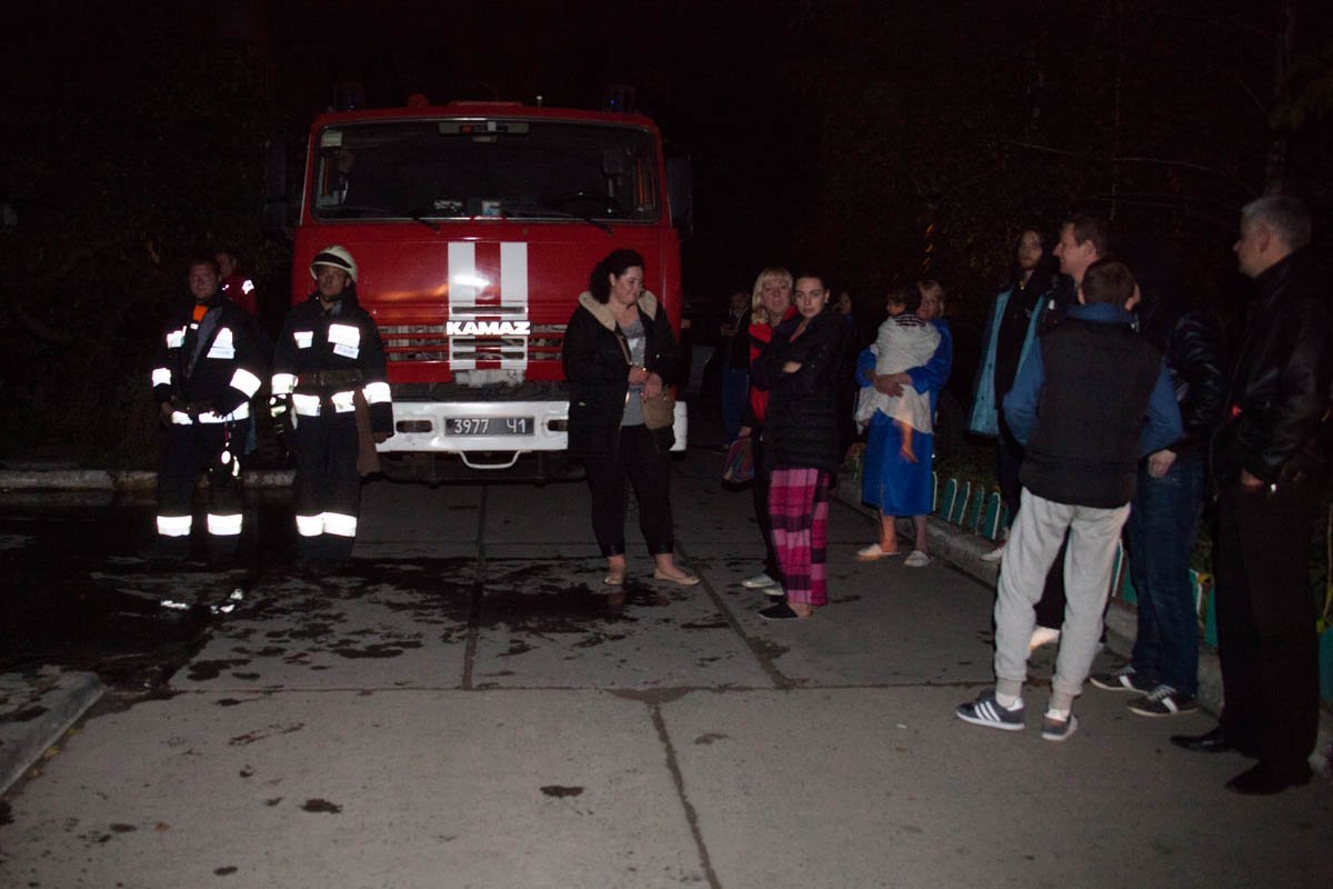 Пожар в многоэтажке на Янтарной: есть пострадавшие 4