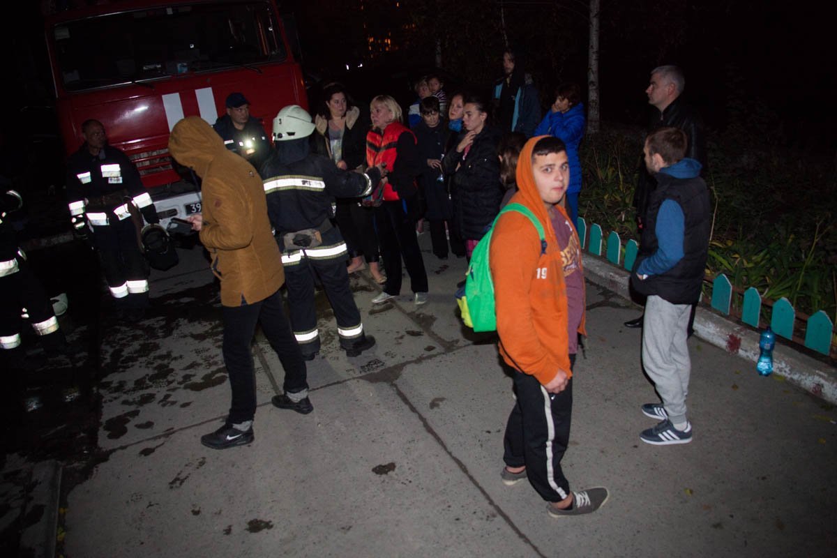 Пожар в многоэтажке на Янтарной: есть пострадавшие 5