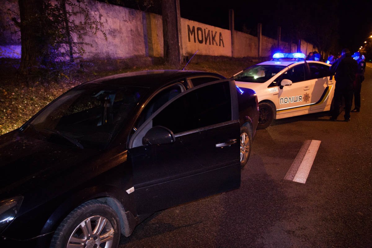 В Днепре патрульные задержали пьяного "антикоррупционера" 1