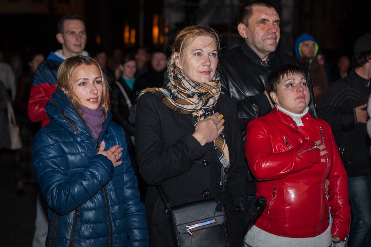 В Днепре сотни людей танцевали под песни Alyosha 7