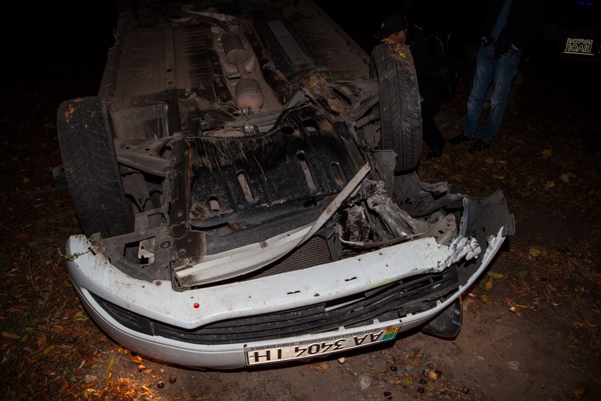 Загадочное ДТП: на Филиппа Орлика перевернулся Renault 2