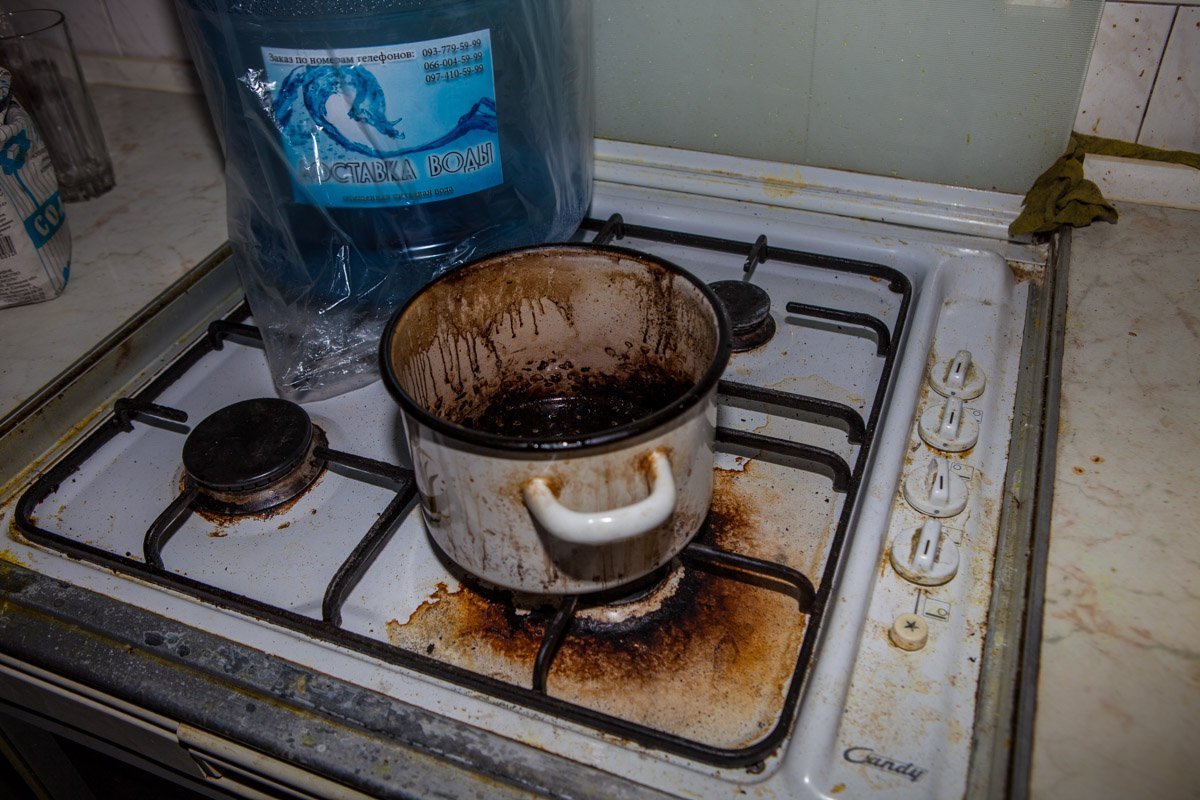 Пожар на Сечевых Стрельцов: дверь в квартиру вырезали болгаркой 6