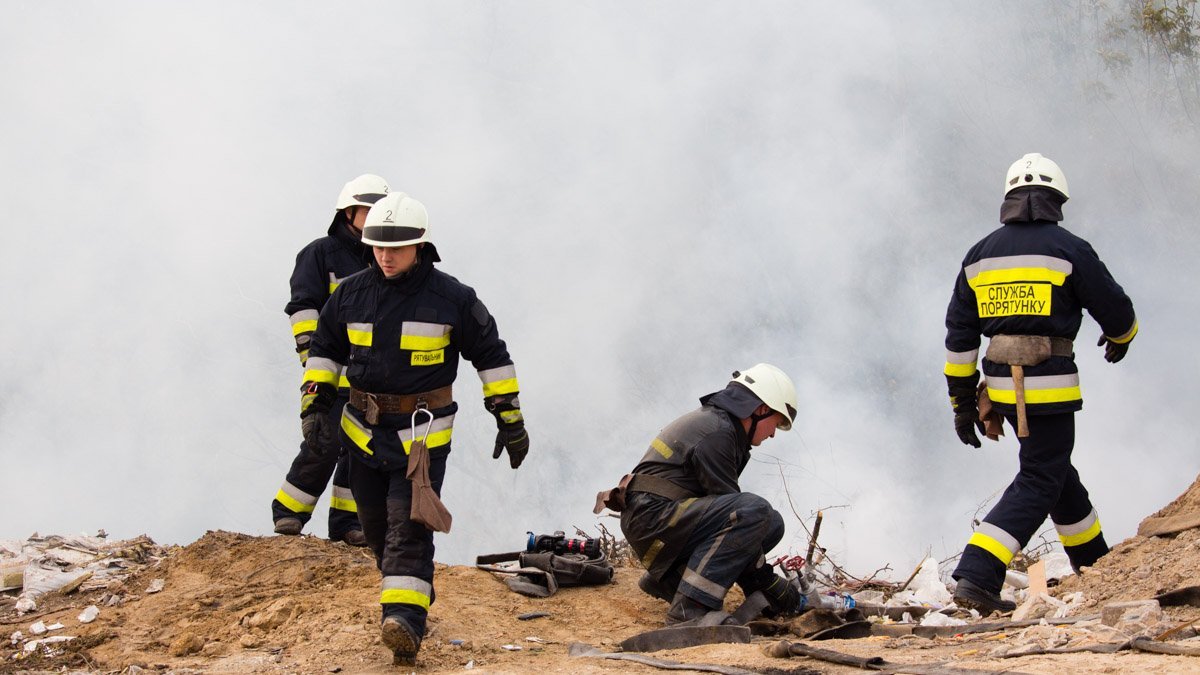 Наедине с огнем: один день из жизни пожарных Днепра 9