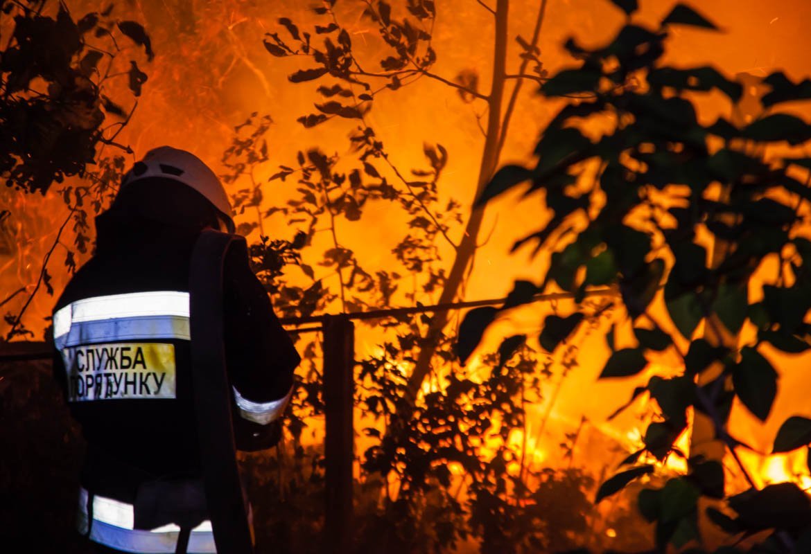Наедине с огнем: один день из жизни пожарных Днепра 11