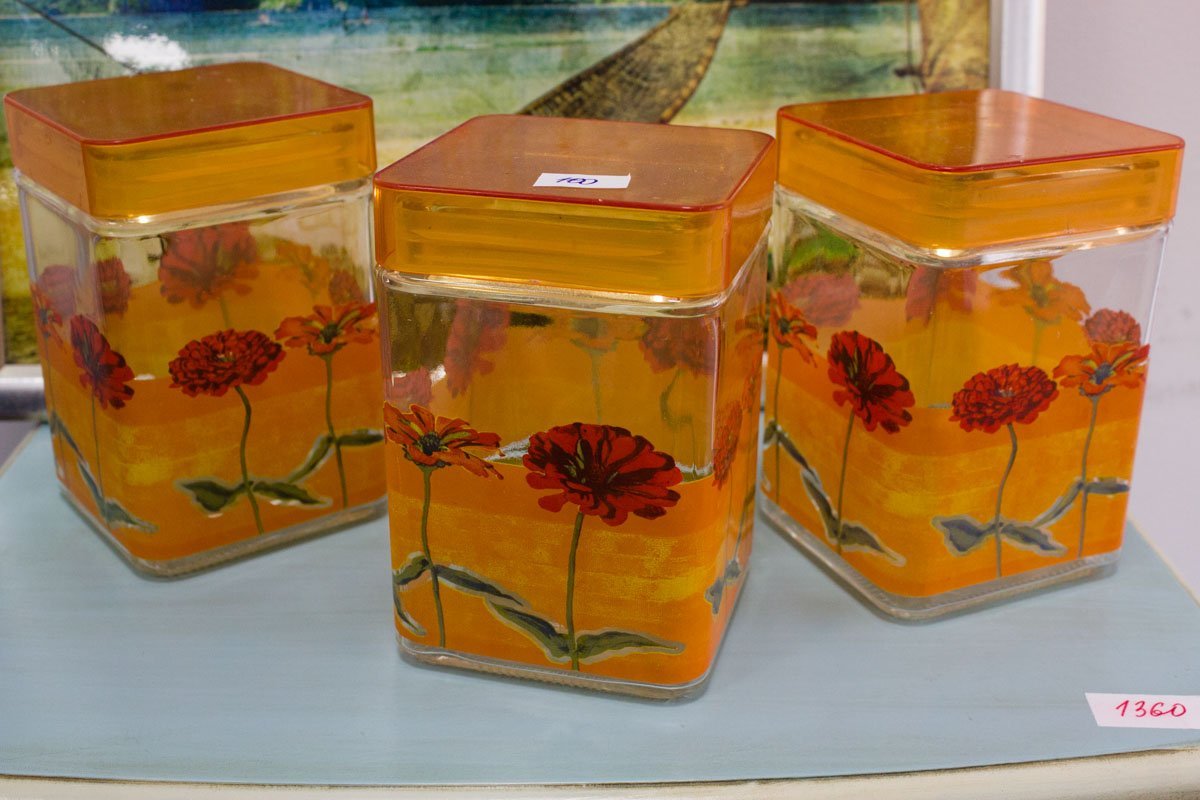 Днепр превратился в маленький Париж: в центре проходит красочная барахолка 3