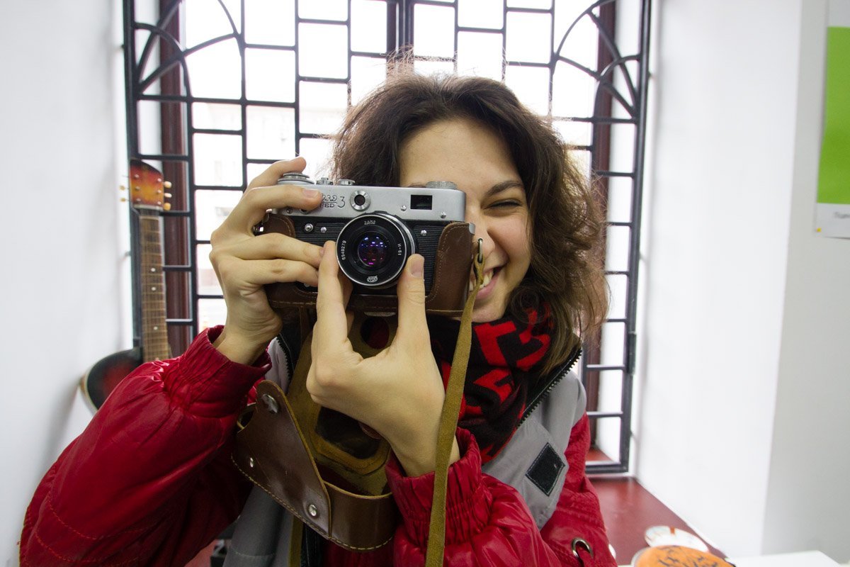 Днепр превратился в маленький Париж: в центре проходит красочная барахолка 7