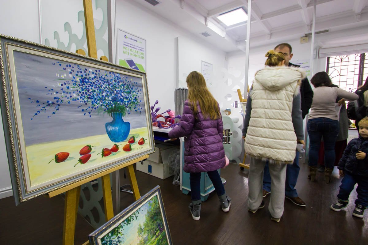 Днепр превратился в маленький Париж: в центре проходит красочная барахолка 11