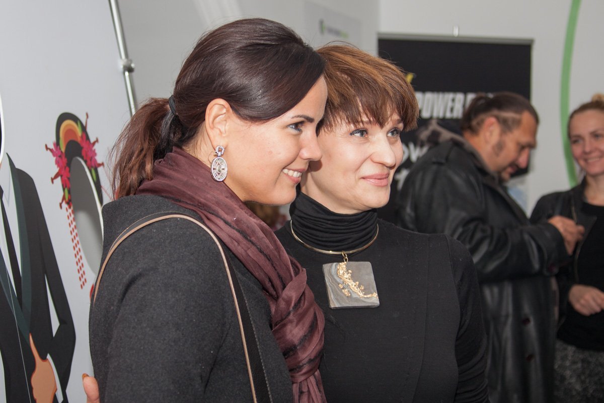 В центре Днепра прошел показ мод под дождем 16