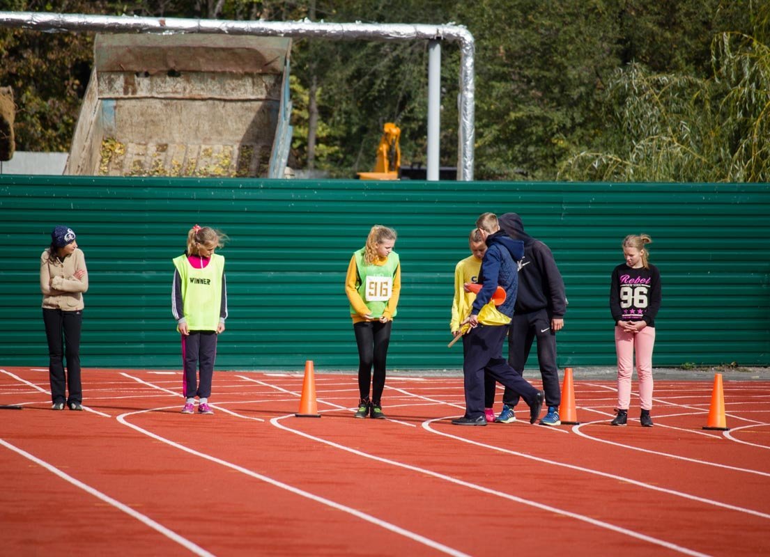 Путь к Олимпу: на стадионе "Трудовые резервы" прошли соревнования по легкой атлетике для школьников 9