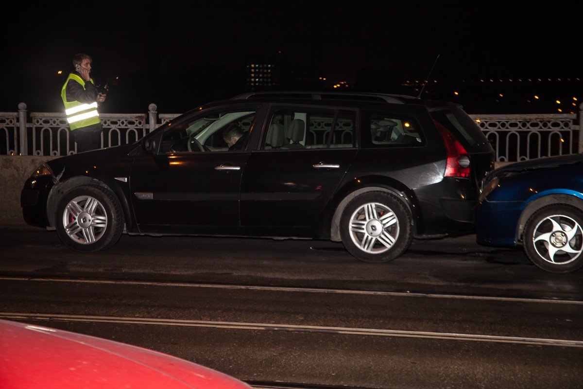 На Амурском мосту произошла авария с участием 5 машин 3