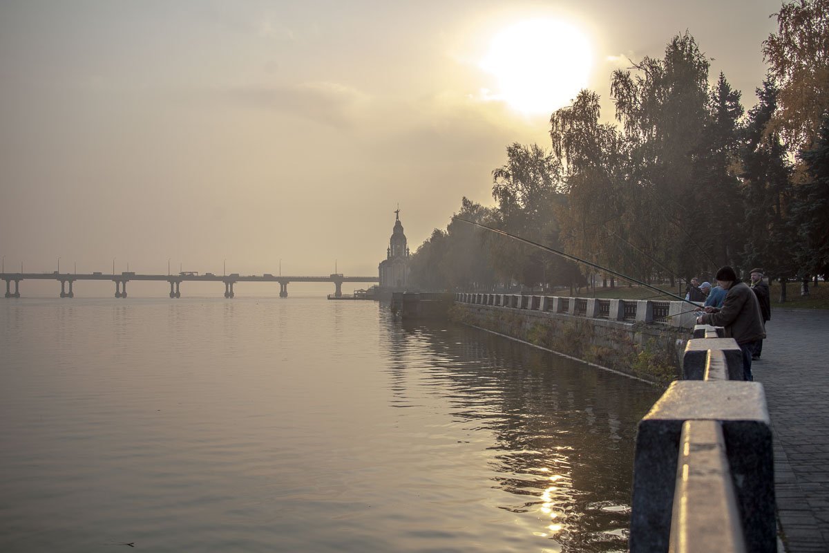 Необычная погода: Днепр окунулся в туман 2