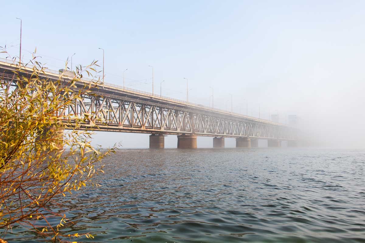 Необычная погода: Днепр окунулся в туман 6