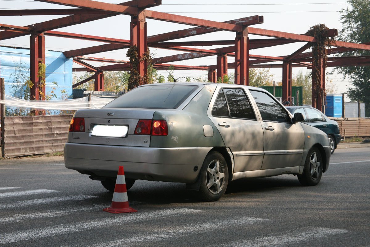 В Днепре водитель Chery сбил 17-летнего парня 2