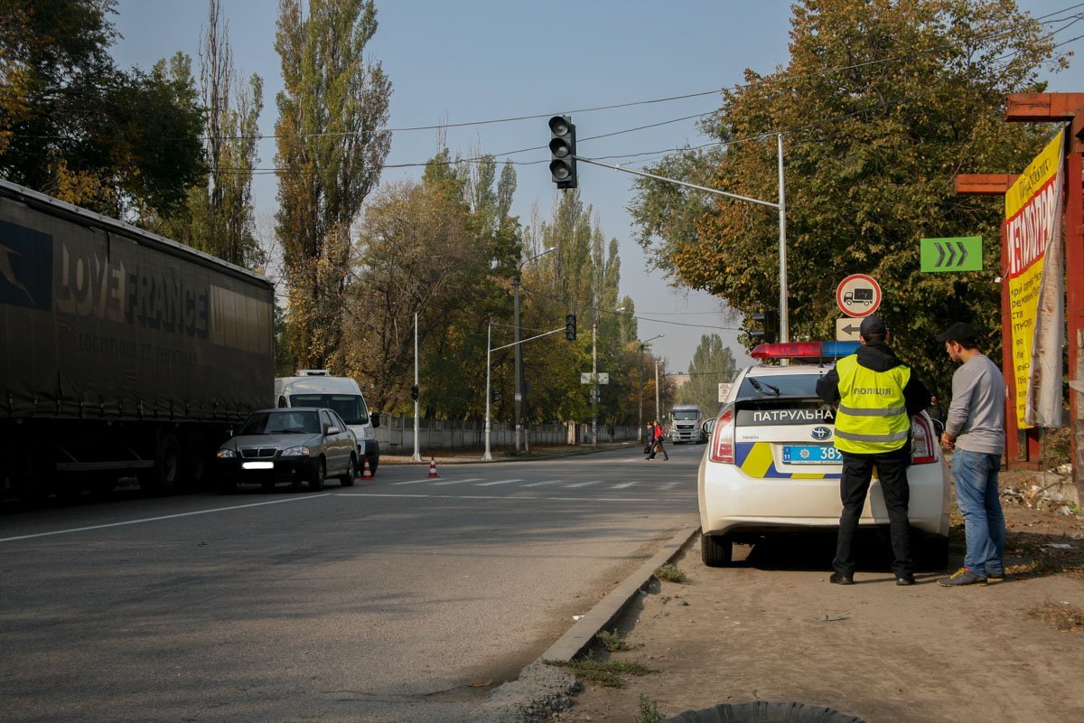 В Днепре водитель Chery сбил 17-летнего парня 3