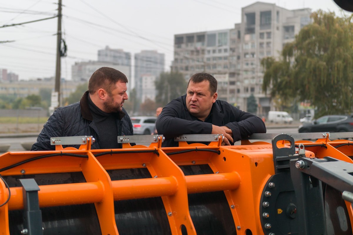 Подготовка к зиме: в Днепре презентовали новую коммунальную технику 2