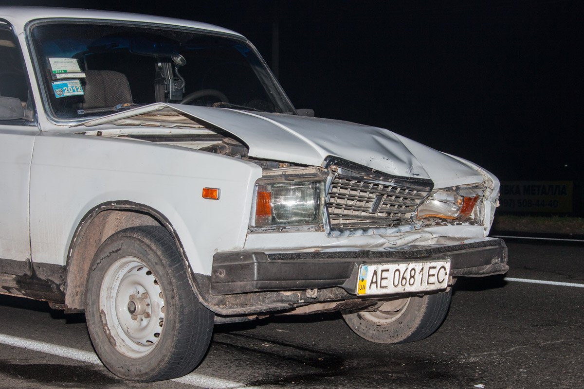 ДТП на Донецком шоссе: столкнулись Mazda и Жигули 2