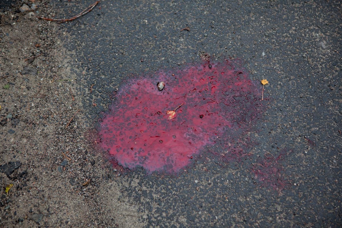 На Победе перевернулся Mercedes: пострадал водитель 2