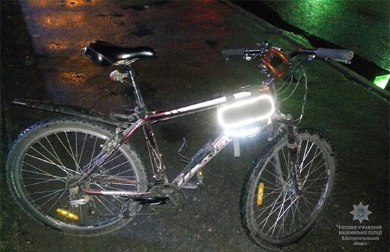 Назад в детство: в Днепре 34-летний мужчина украл велосипед 1