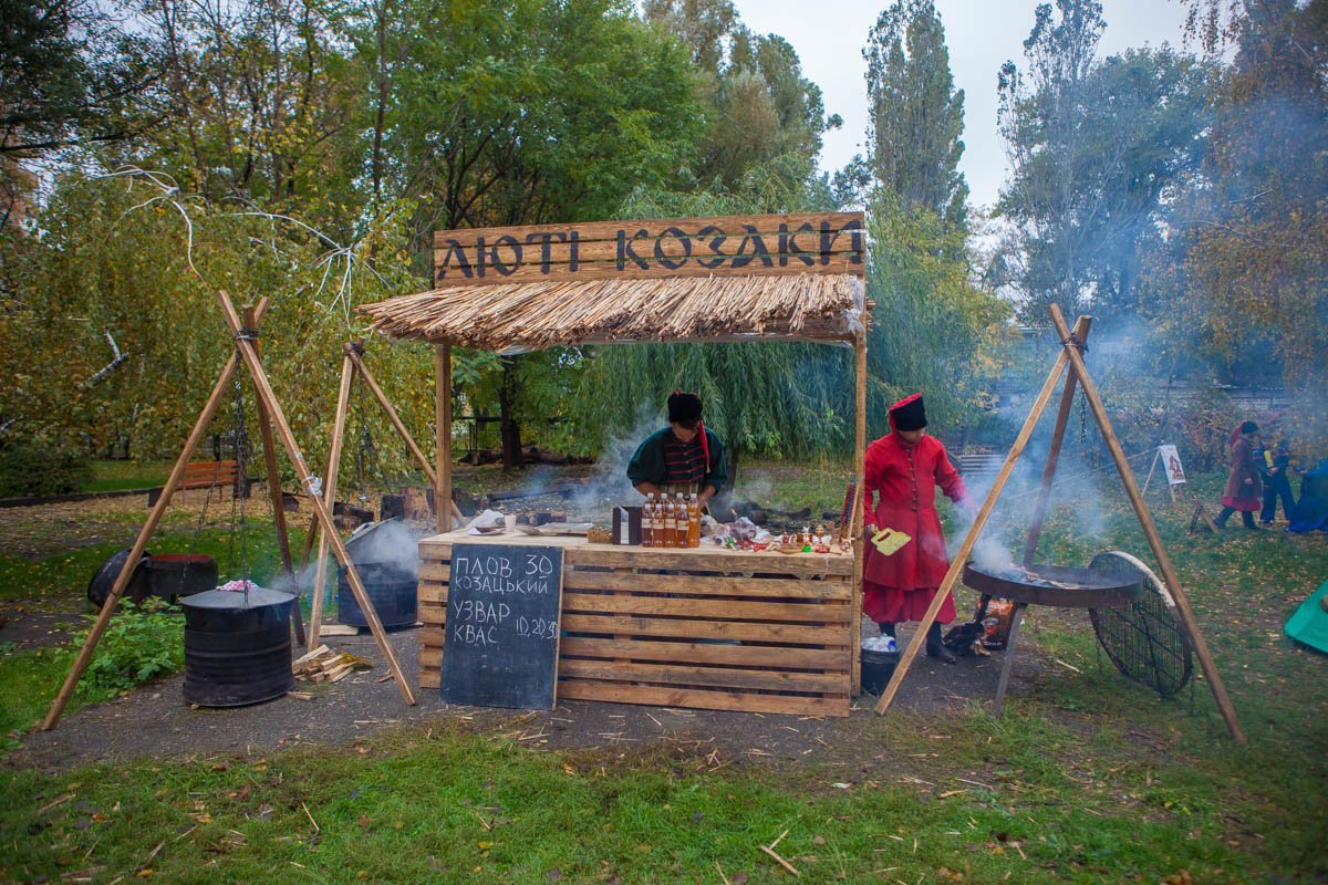 На левобережье Днепра метали ножи и ели «кораблики»: как прошел фестиваль «Лютий фест» 10