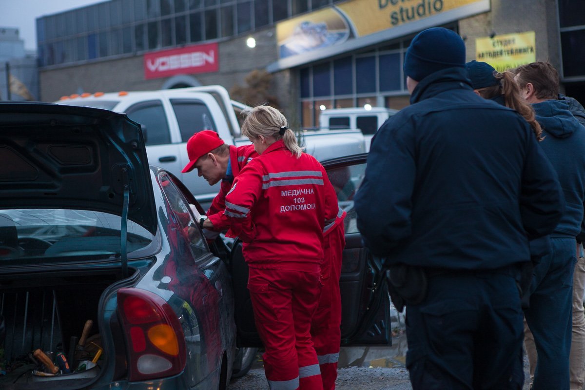 На Набережной возле завода "Олейна" столкнулись фура и Zaz Lanos: образовалась пробка 7