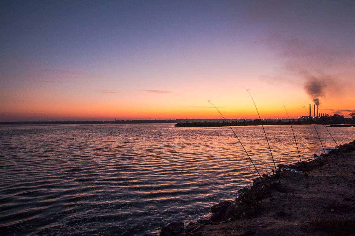 Как проснулся Днепр 23 октября: фото рассвета с косы на Победе 2