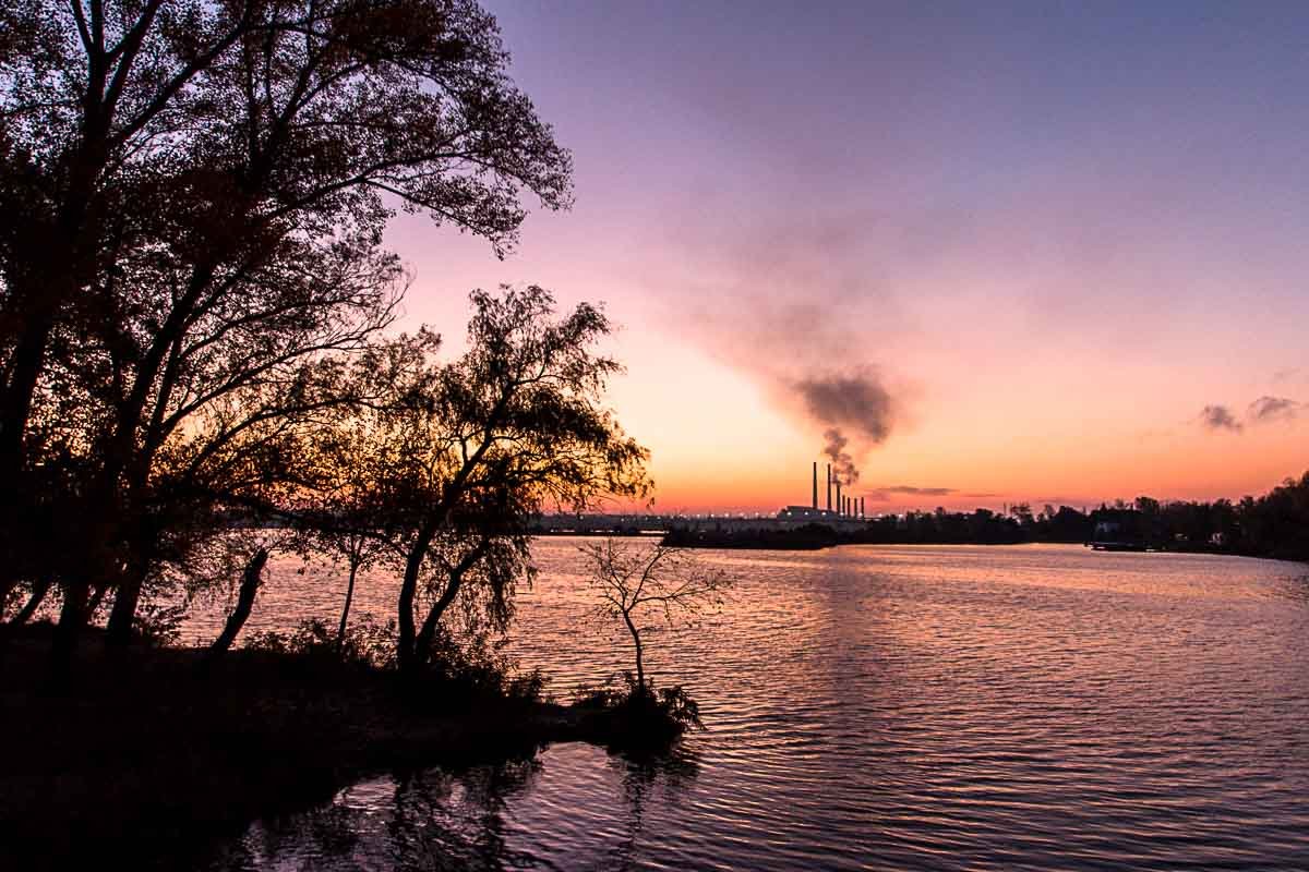 Как проснулся Днепр 23 октября: фото рассвета с косы на Победе 6