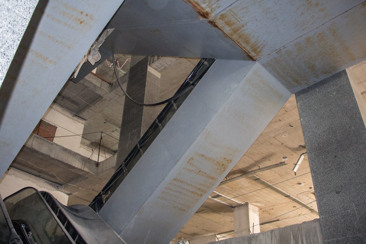 Вторая жизнь долгостроя: в Днепре напротив Театра драмы вновь кипит работа 6