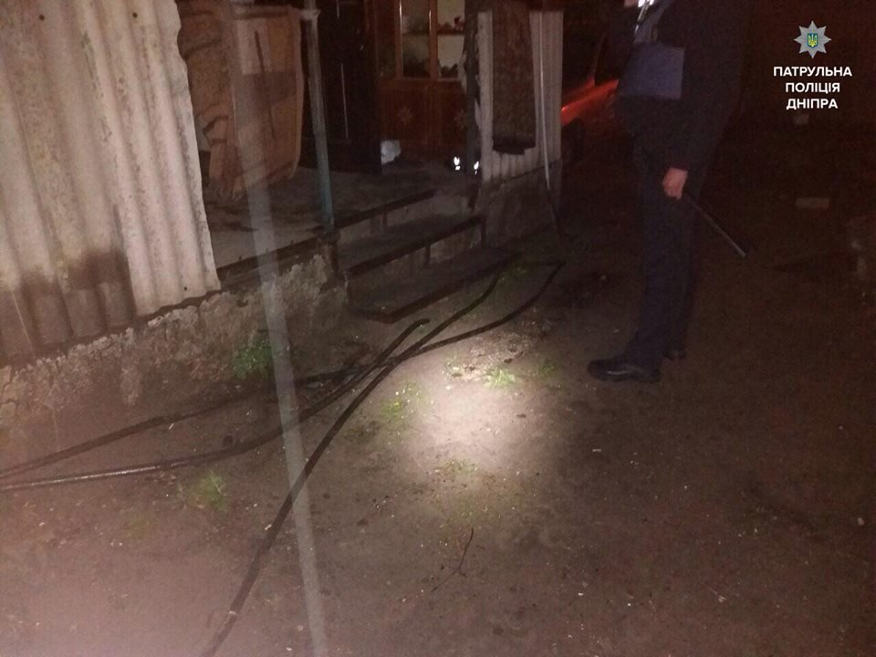В Днепре полиция задержала воров кабеля "на горячем" 5