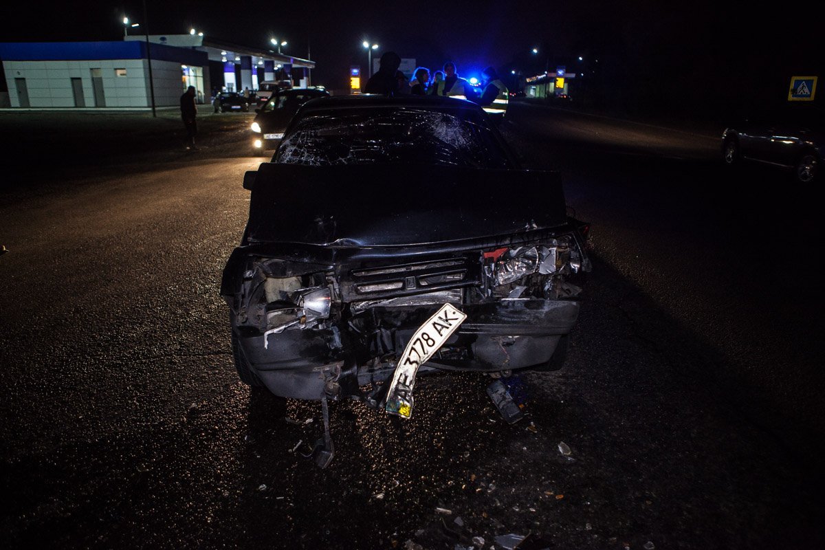 На Криворожском шоссе столкнулись Lada и Fiat: пострадал мужчина 1