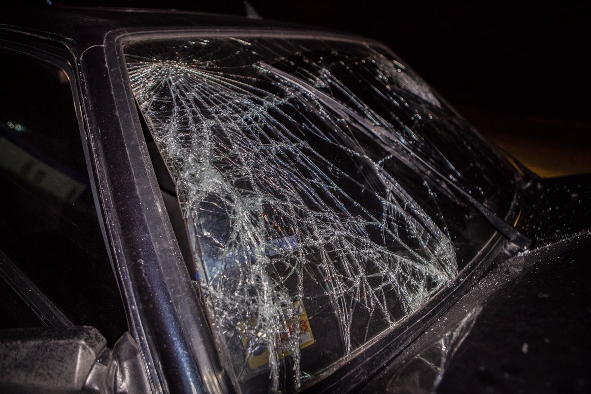 На Криворожском шоссе столкнулись Lada и Fiat: пострадал мужчина 4