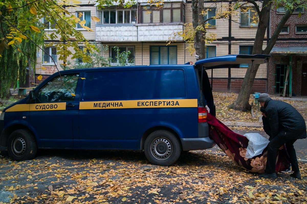 На Тополе нашли труп: рядом лежал флакон боярышника 2