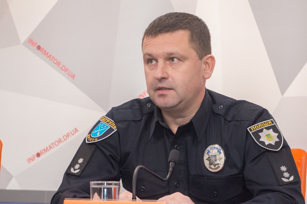 Ко Дню автомобилиста: кому — "лысая покрышка", а кому — огромный торт 4