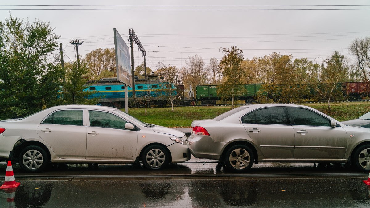 На Старом мосту столкнулись четыре автомобиля: образовалась пробка 5