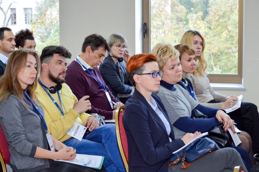 У Дніпрі говорили про особливості експорту українських товарів 2