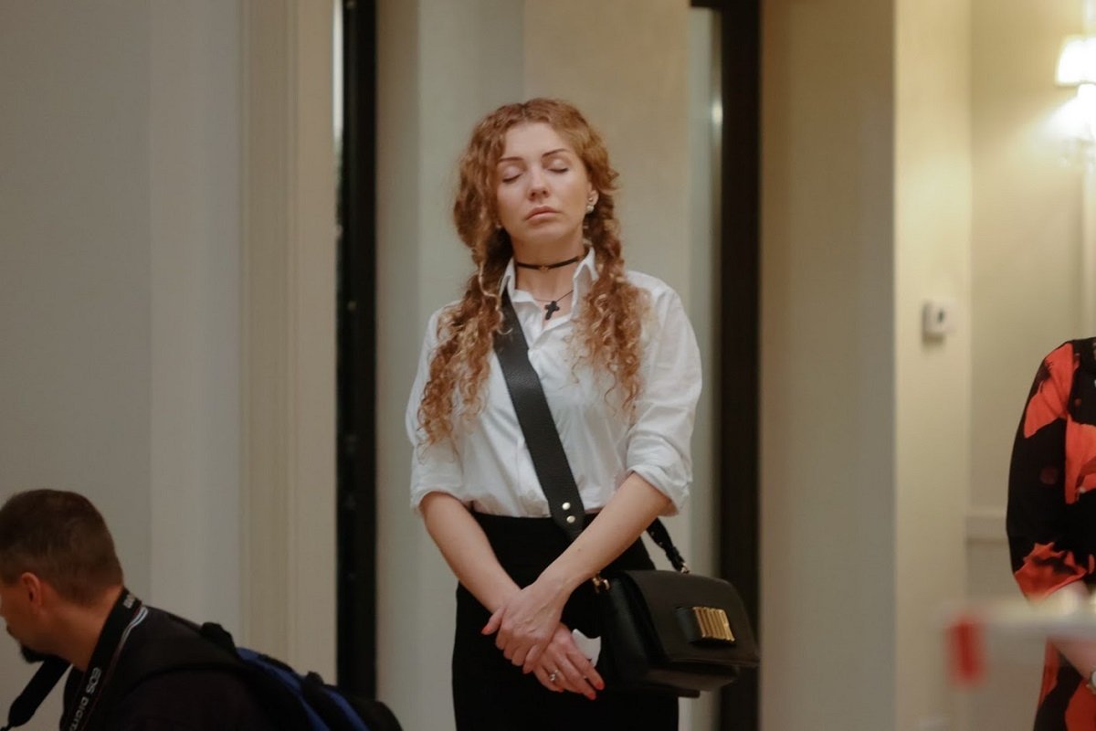 Участники пытались ощутить себя на месте людей с дефектами зрения В Днепре прошел благотворительный ужин в полной темноте 3