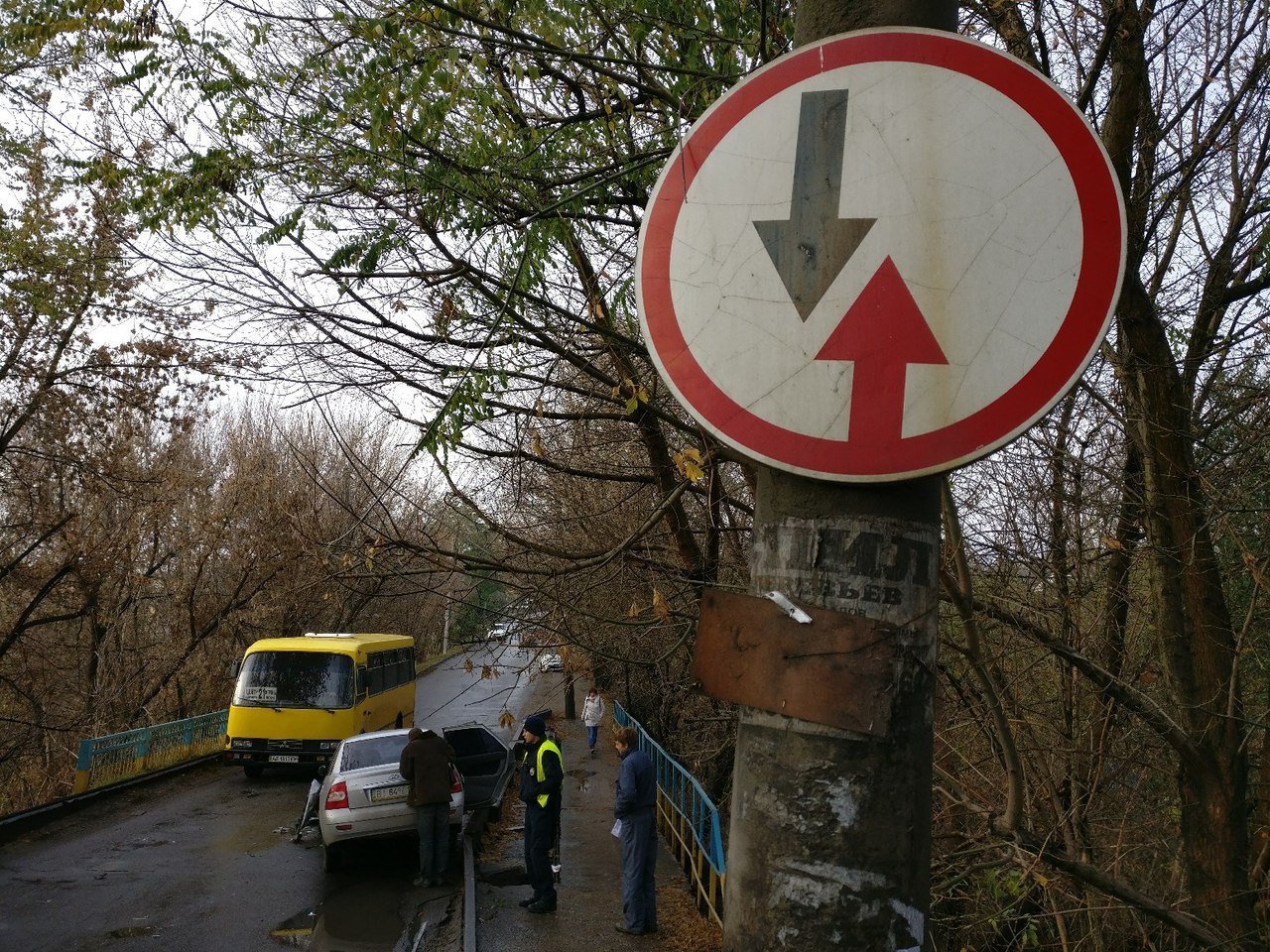 На Игрени Lada Priora столкнулась с фурой: пострадали двое мужчин 1