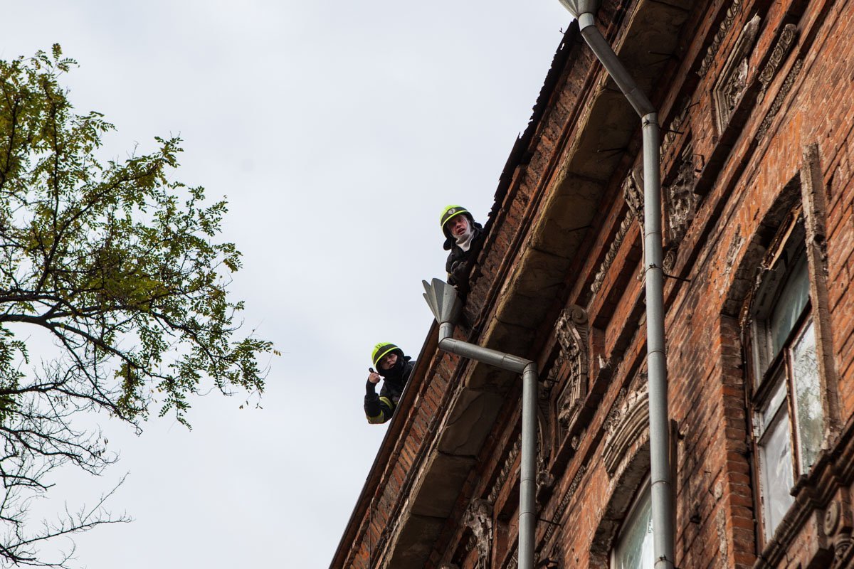 На Троицкой горела крыша жилого дома 1