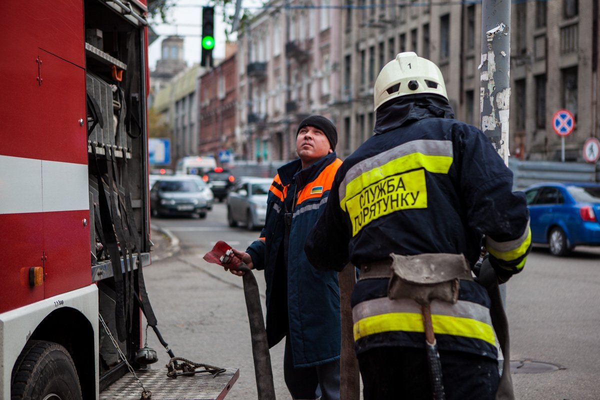 На Троицкой горела крыша жилого дома 5