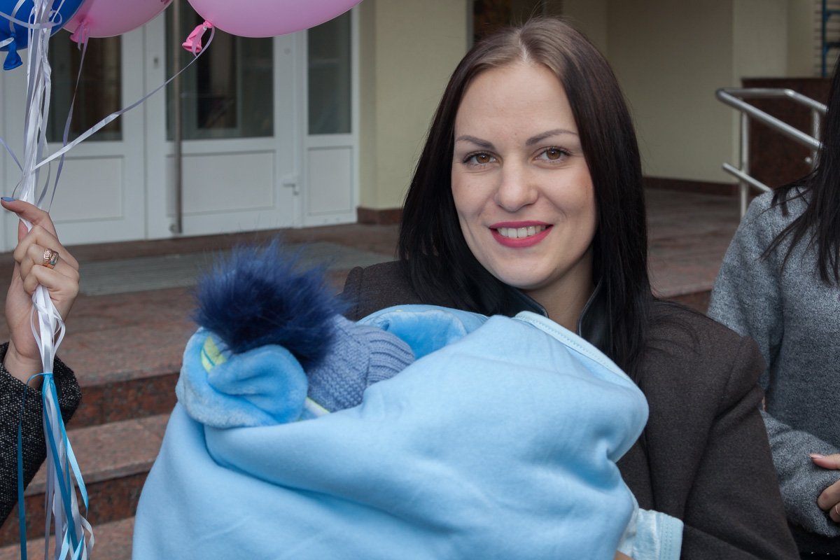 Долгожданное чудо в Днепре: женщина родила тройню 4